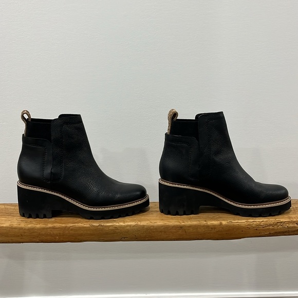 Dolce Vita boots - Picture 2 of 6